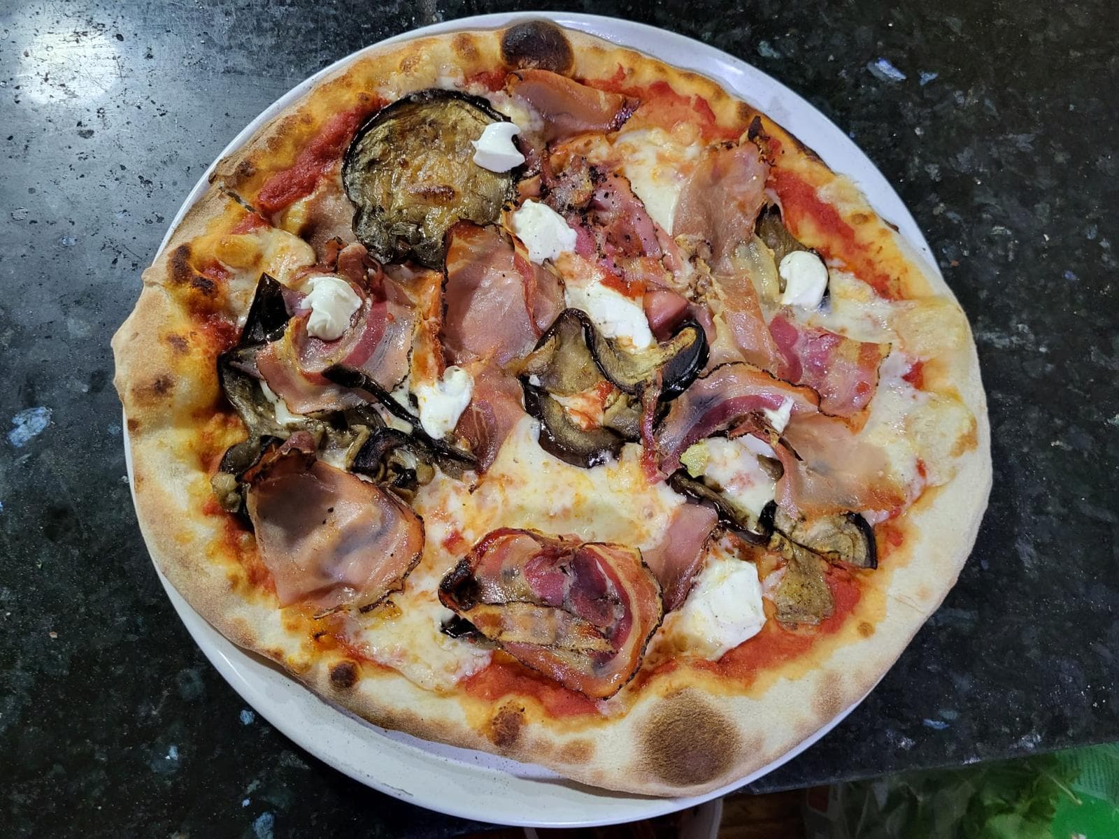 Pizza Fantasia artesanal de Piccola Italia, Barcelona